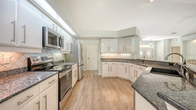 2929 SANDRINGHAM PLACE, Sarasota, FL 34235