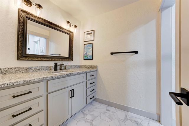 1108 Mesa Trail, Edmond, OK 73025