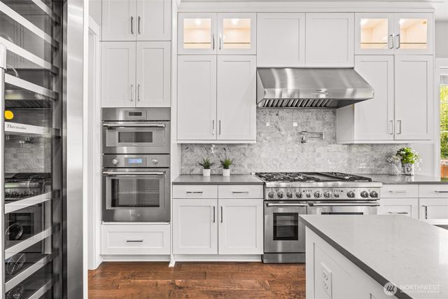 21888 SE 5TH Place, Sammamish, WA 98074