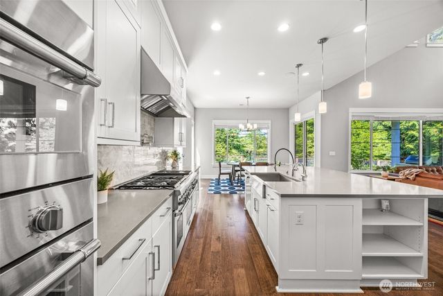 21888 SE 5TH Place, Sammamish, WA 98074