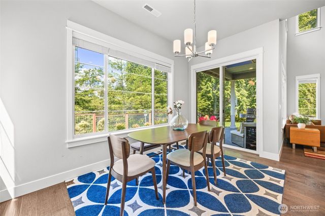 21888 SE 5TH Place, Sammamish, WA 98074
