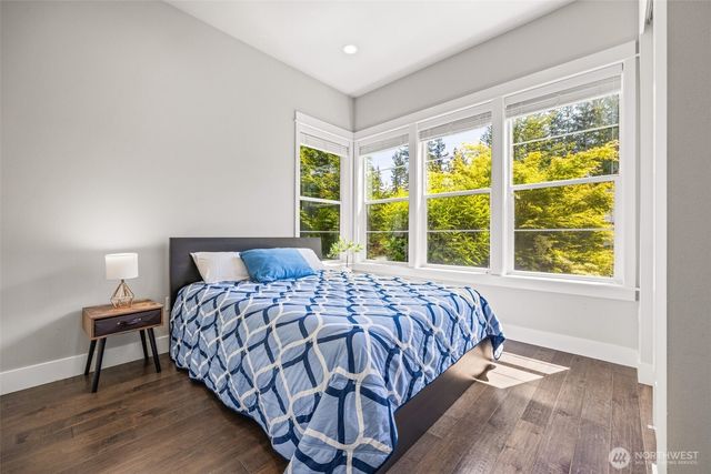 21888 SE 5TH Place, Sammamish, WA 98074