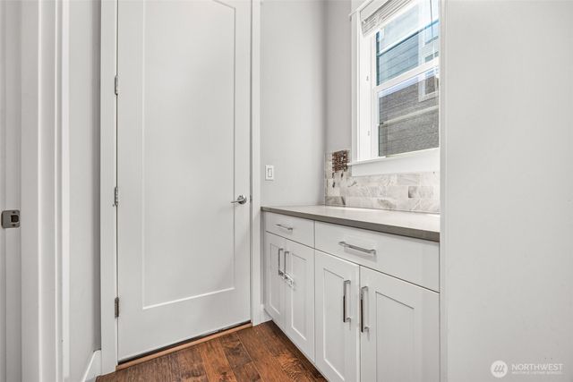 21888 SE 5TH Place, Sammamish, WA 98074