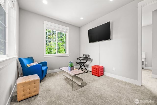 21888 SE 5TH Place, Sammamish, WA 98074