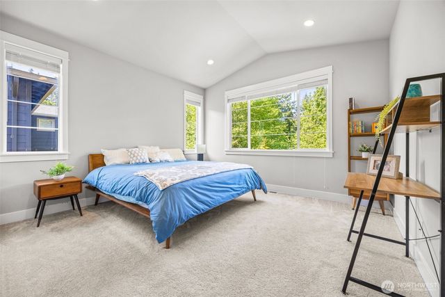 21888 SE 5TH Place, Sammamish, WA 98074