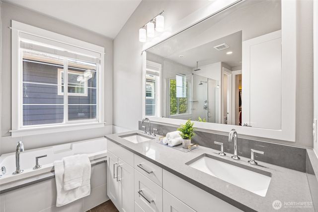 21888 SE 5TH Place, Sammamish, WA 98074