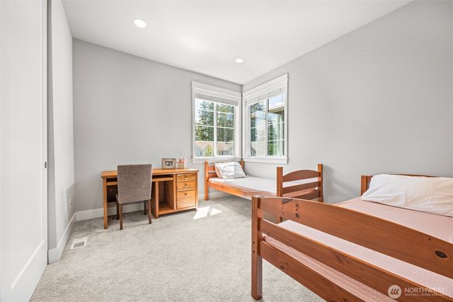 21888 SE 5TH Place, Sammamish, WA 98074