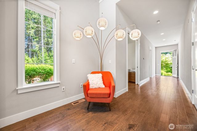 21888 SE 5TH Place, Sammamish, WA 98074