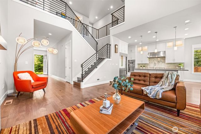 21888 SE 5TH Place, Sammamish, WA 98074