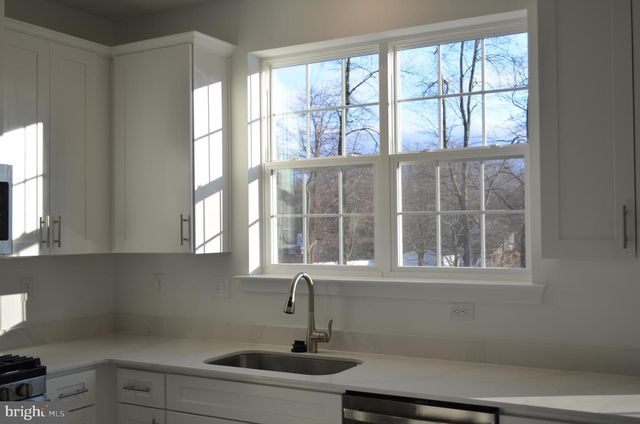 113 FRED CLARK DR, Pennington, NJ 08534