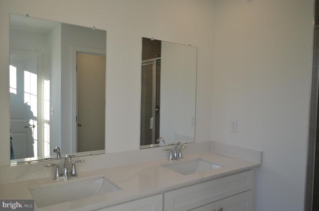 113 FRED CLARK DR, Pennington, NJ 08534