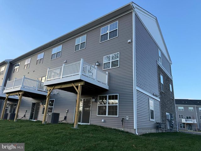 113 FRED CLARK DR, Pennington, NJ 08534