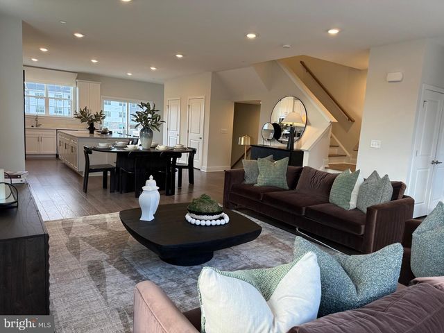 113 FRED CLARK DR, Pennington, NJ 08534