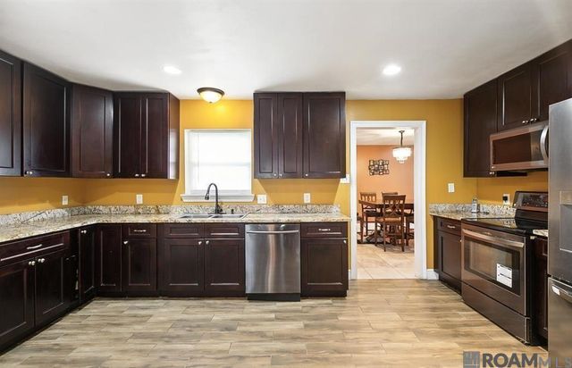 15337 Woodlore Dr, Baton Rouge, LA 70816