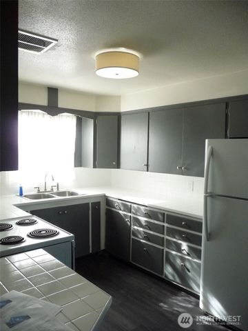 4812 Yakima Ave, Tacoma, WA 98408