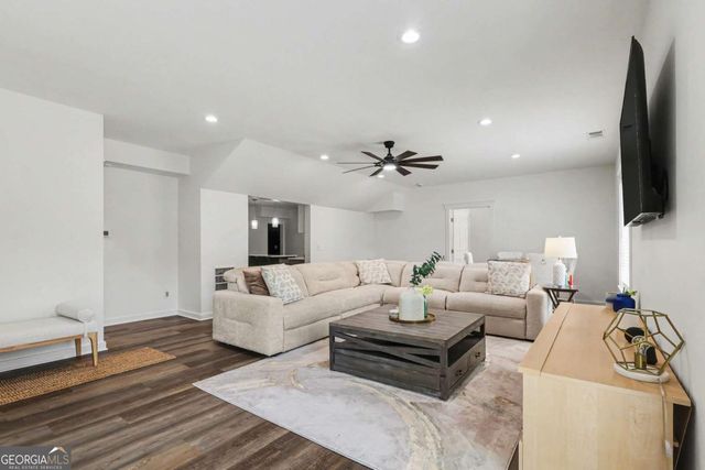 5028 Stefan Ridge Way, Buford, GA 30519