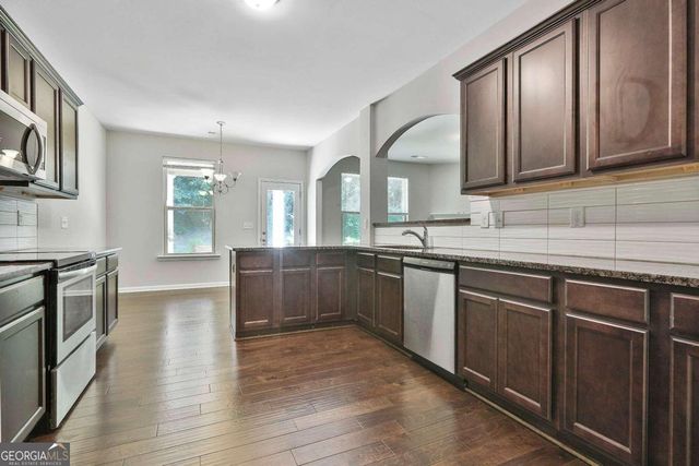 240 Stillwood Drive, Newnan, GA 30265