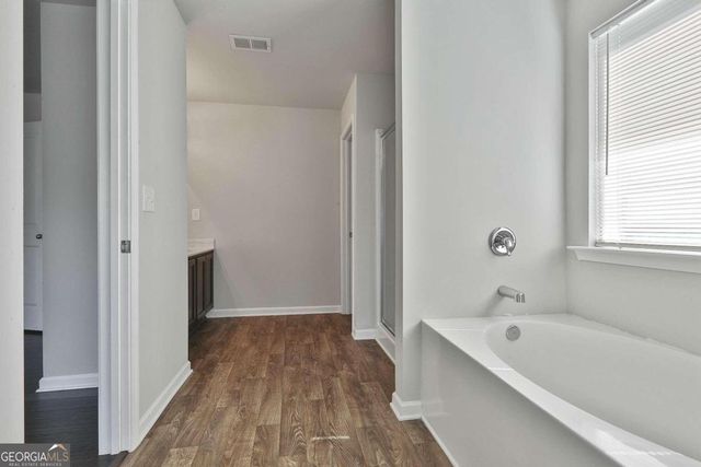 240 Stillwood Drive, Newnan, GA 30265