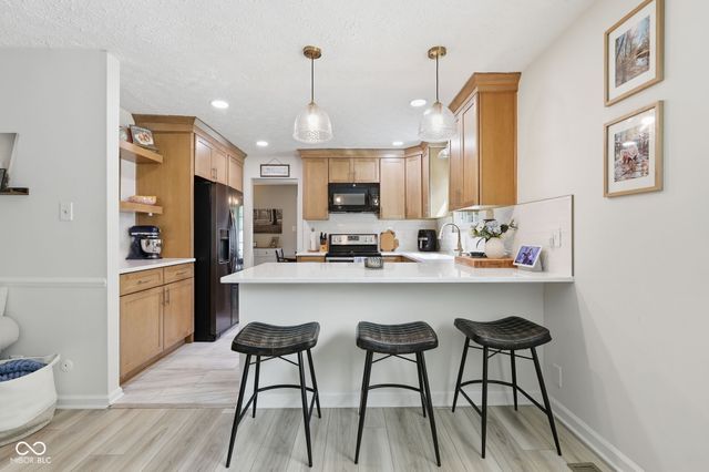 624 Colbarn Drive, Fishers, IN 46038