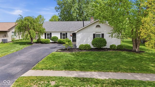 624 Colbarn Drive, Fishers, IN 46038