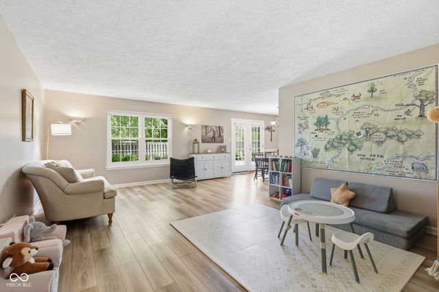 624 Colbarn Drive, Fishers, IN 46038