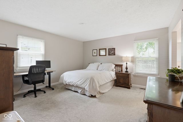 624 Colbarn Drive, Fishers, IN 46038