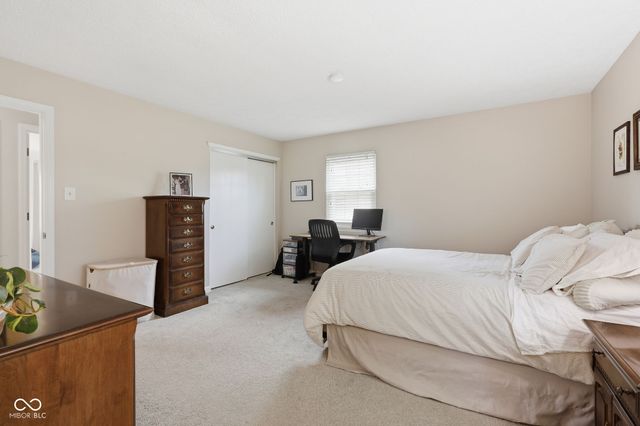 624 Colbarn Drive, Fishers, IN 46038