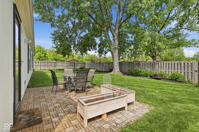 624 Colbarn Drive, Fishers, IN 46038