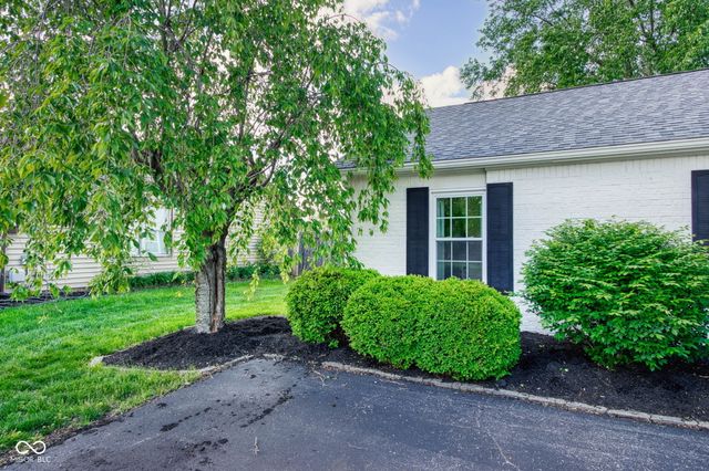 624 Colbarn Drive, Fishers, IN 46038