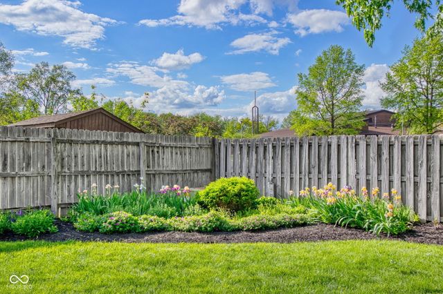 624 Colbarn Drive, Fishers, IN 46038