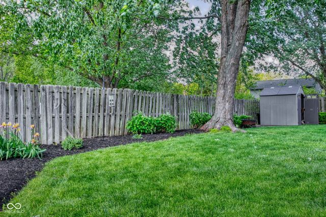 624 Colbarn Drive, Fishers, IN 46038