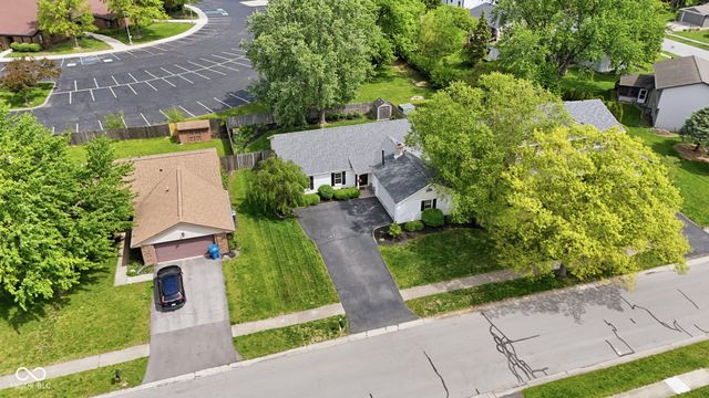 624 Colbarn Drive, Fishers, IN 46038