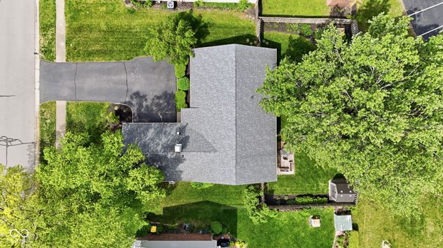 624 Colbarn Drive, Fishers, IN 46038