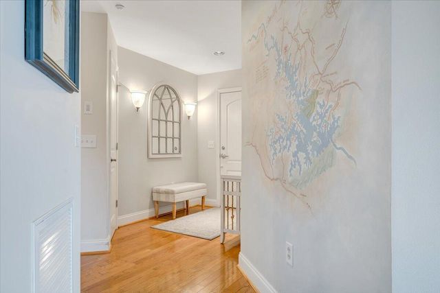 100 Bridgewater Pointe Pl Unit 502, Moneta, VA 24121