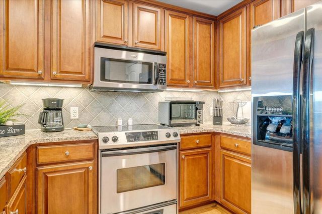 100 Bridgewater Pointe Pl Unit 502, Moneta, VA 24121