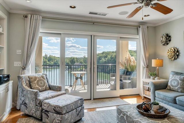 100 Bridgewater Pointe Pl Unit 502, Moneta, VA 24121