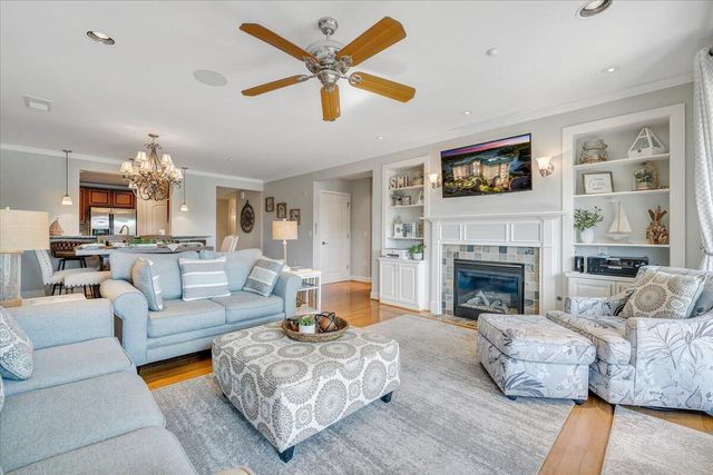 100 Bridgewater Pointe Pl Unit 502, Moneta, VA 24121