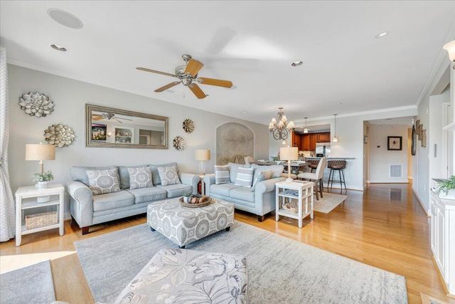 100 Bridgewater Pointe Pl Unit 502, Moneta, VA 24121