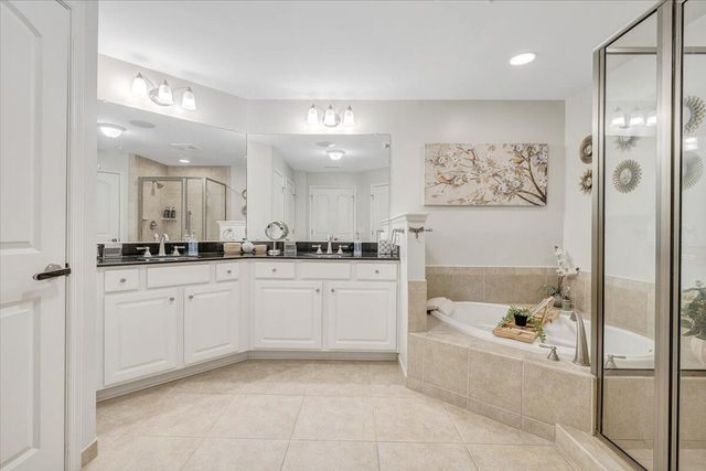 100 Bridgewater Pointe Pl Unit 502, Moneta, VA 24121