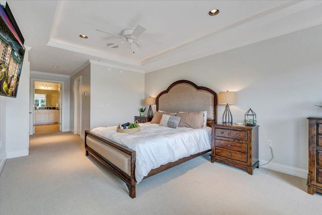 100 Bridgewater Pointe Pl Unit 502, Moneta, VA 24121