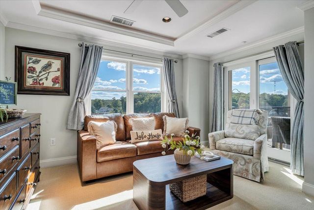 100 Bridgewater Pointe Pl Unit 502, Moneta, VA 24121