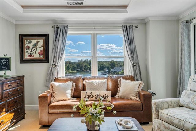 100 Bridgewater Pointe Pl Unit 502, Moneta, VA 24121