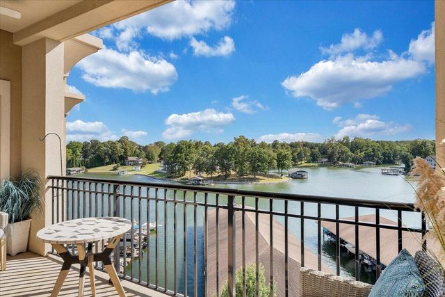 100 Bridgewater Pointe Pl Unit 502, Moneta, VA 24121