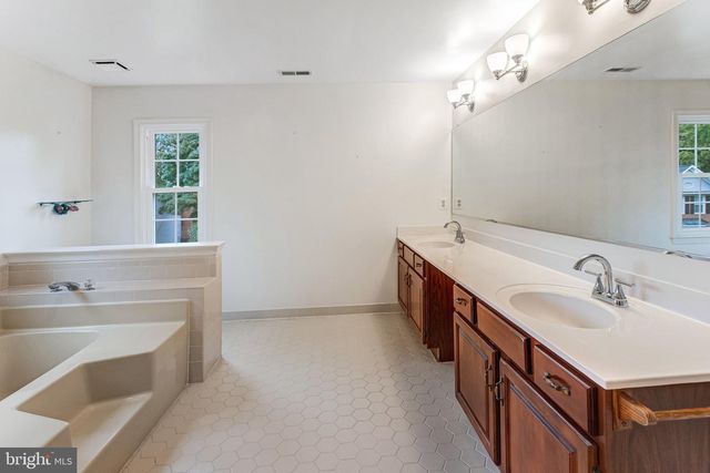8810 TELEGRAPH CROSSING CT, Lorton, VA 22079