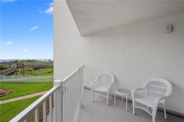 800 SANDCASTLE Dr 131, Port Aransas, TX 78373
