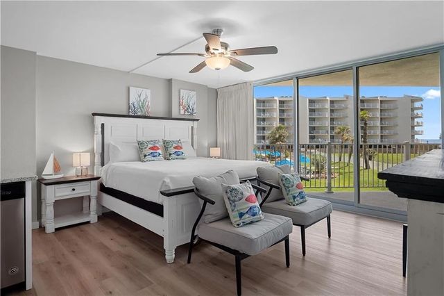 800 SANDCASTLE Dr 131, Port Aransas, TX 78373