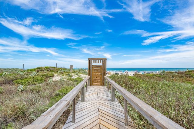 800 SANDCASTLE Dr 131, Port Aransas, TX 78373