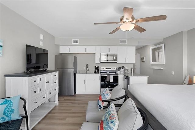 800 SANDCASTLE Dr 131, Port Aransas, TX 78373