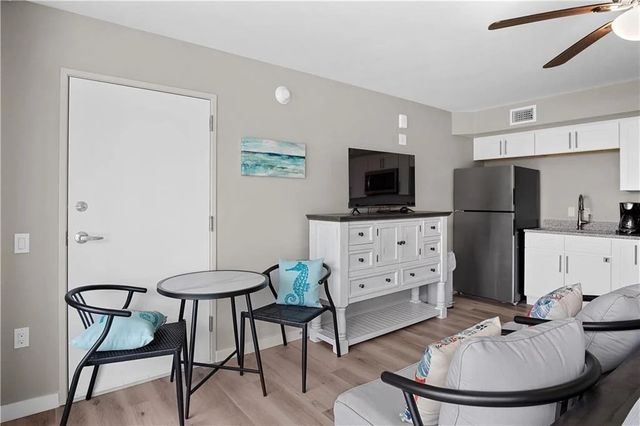 800 SANDCASTLE Dr 131, Port Aransas, TX 78373