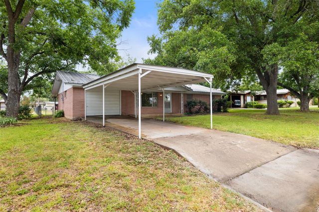 817 Wheeler ST, Mason, TX 76856